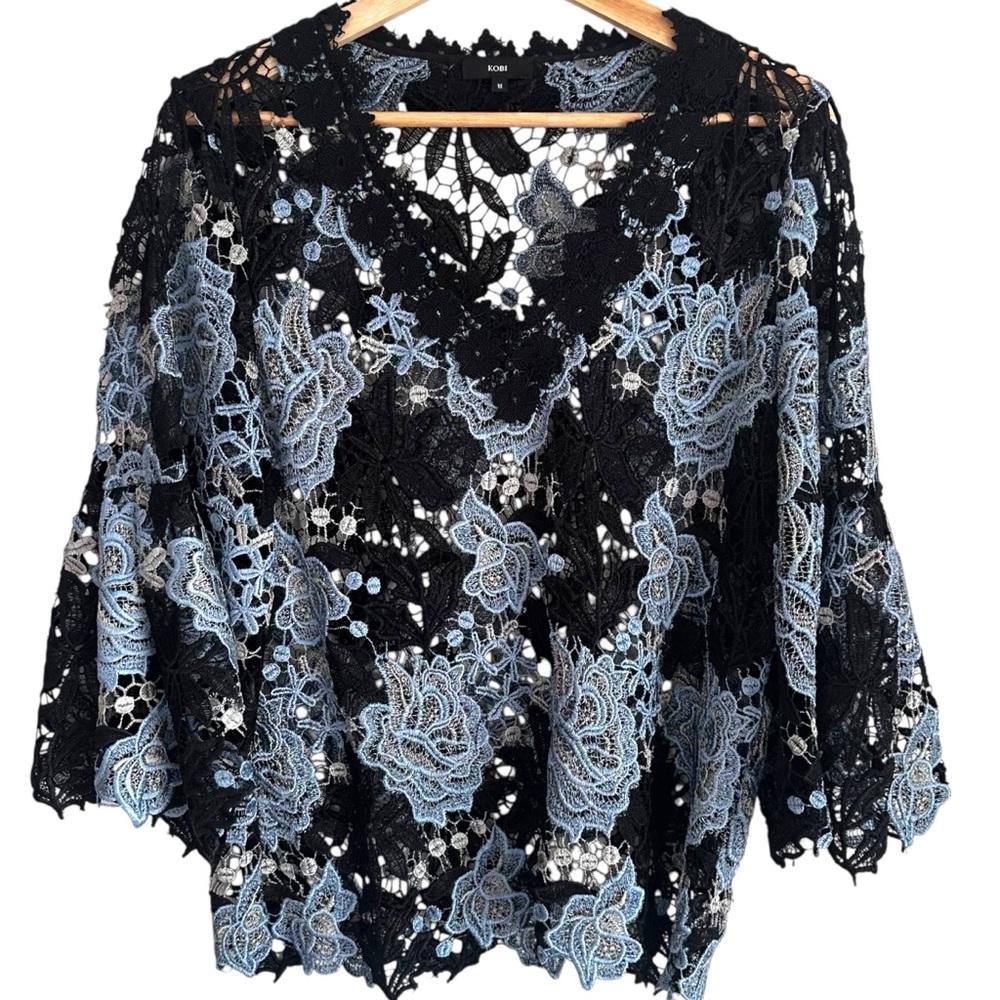 Kobi Embroidered Floral Crochet Open Knit Bell Sleeve Tunic Size Med